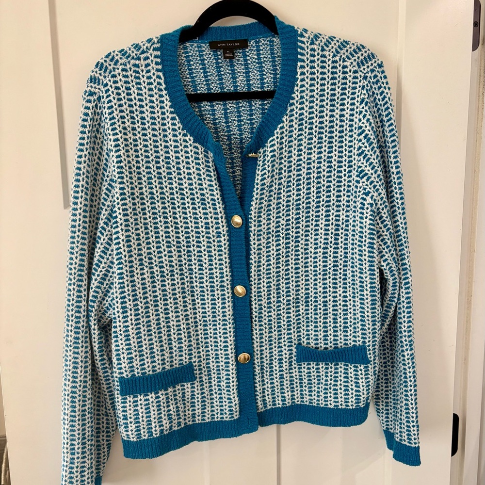 Ann Taylor Two Tone Stitched Sweater Jacket Cardigan Sky Blue and White